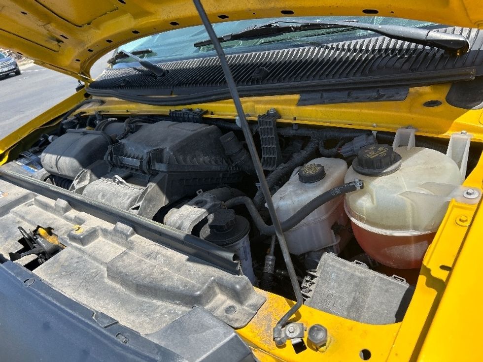 Light Duty Box Truck-Light and Medium Duty Trucks-Ford-2022-E350-Ceres-CA-116,328\n\t\tmiles-$ 24,000 - Image 24