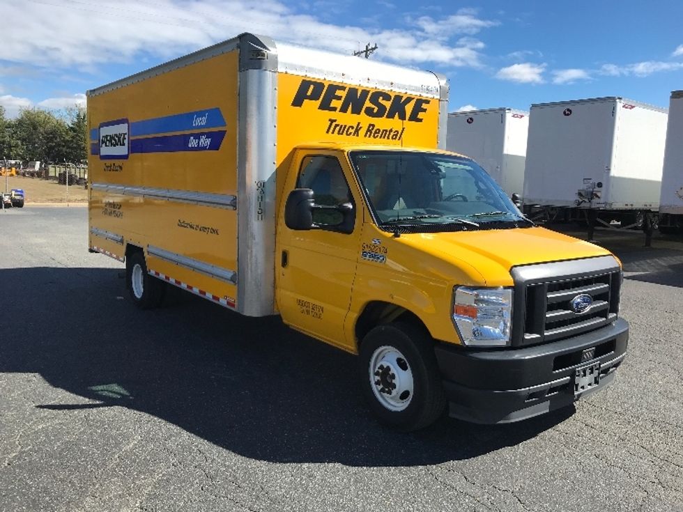 Light Duty Box Truck-Light and Medium Duty Trucks-Ford-2022-E350-Charlotte-NC-104,546\n\t\tmiles-$ 27,500 - Image 1