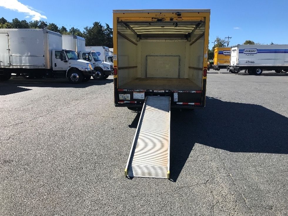 Light Duty Box Truck-Light and Medium Duty Trucks-Ford-2022-E350-Charlotte-NC-104,546\n\t\tmiles-$ 27,500 - Image 10