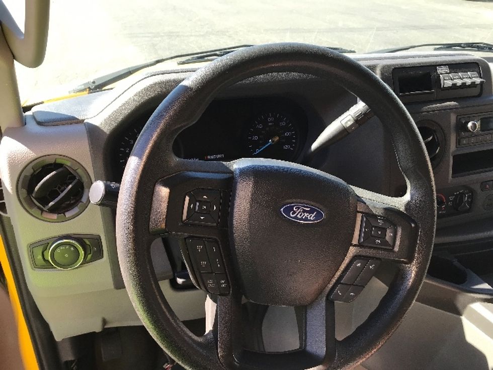 Light Duty Box Truck-Light and Medium Duty Trucks-Ford-2022-E350-Charlotte-NC-104,546\n\t\tmiles-$ 27,500 - Image 17