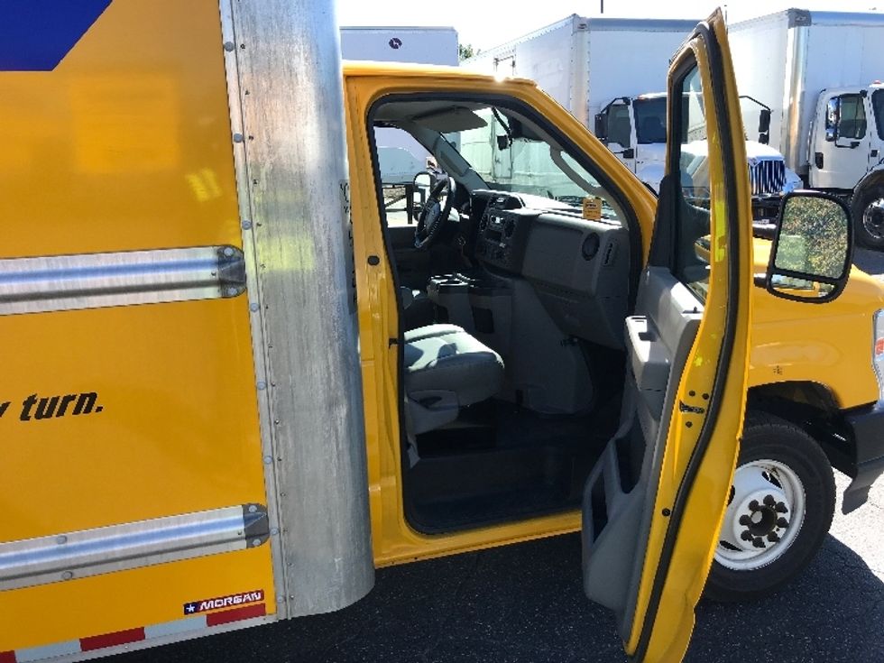 Light Duty Box Truck-Light and Medium Duty Trucks-Ford-2022-E350-Charlotte-NC-104,546\n\t\tmiles-$ 27,500 - Image 20