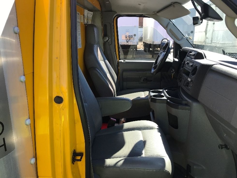 Light Duty Box Truck-Light and Medium Duty Trucks-Ford-2022-E350-Charlotte-NC-104,546\n\t\tmiles-$ 27,500 - Image 22
