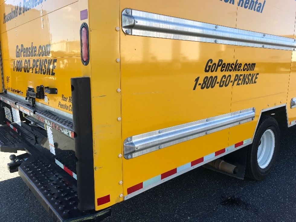 Light Duty Box Truck-Light and Medium Duty Trucks-Ford-2022-E350-Charlotte-NC-104,546\n\t\tmiles-$ 27,500 - Image 27