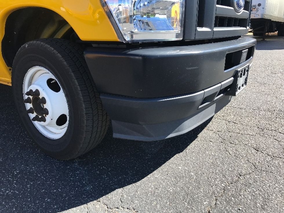 Light Duty Box Truck-Light and Medium Duty Trucks-Ford-2022-E350-Charlotte-NC-104,546\n\t\tmiles-$ 27,500 - Image 28