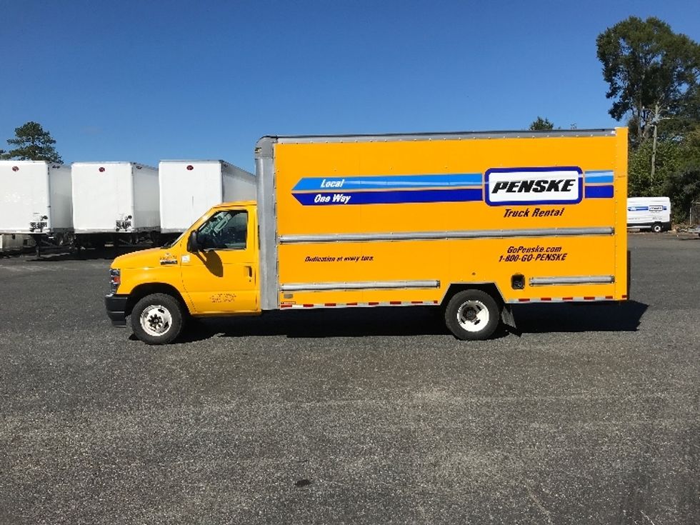 Light Duty Box Truck-Light and Medium Duty Trucks-Ford-2022-E350-Charlotte-NC-104,546\n\t\tmiles-$ 27,500 - Image 4