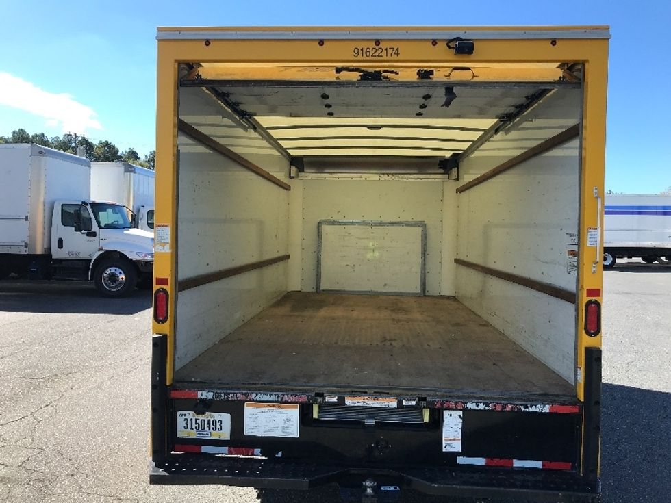 Light Duty Box Truck-Light and Medium Duty Trucks-Ford-2022-E350-Charlotte-NC-104,546\n\t\tmiles-$ 27,500 - Image 8