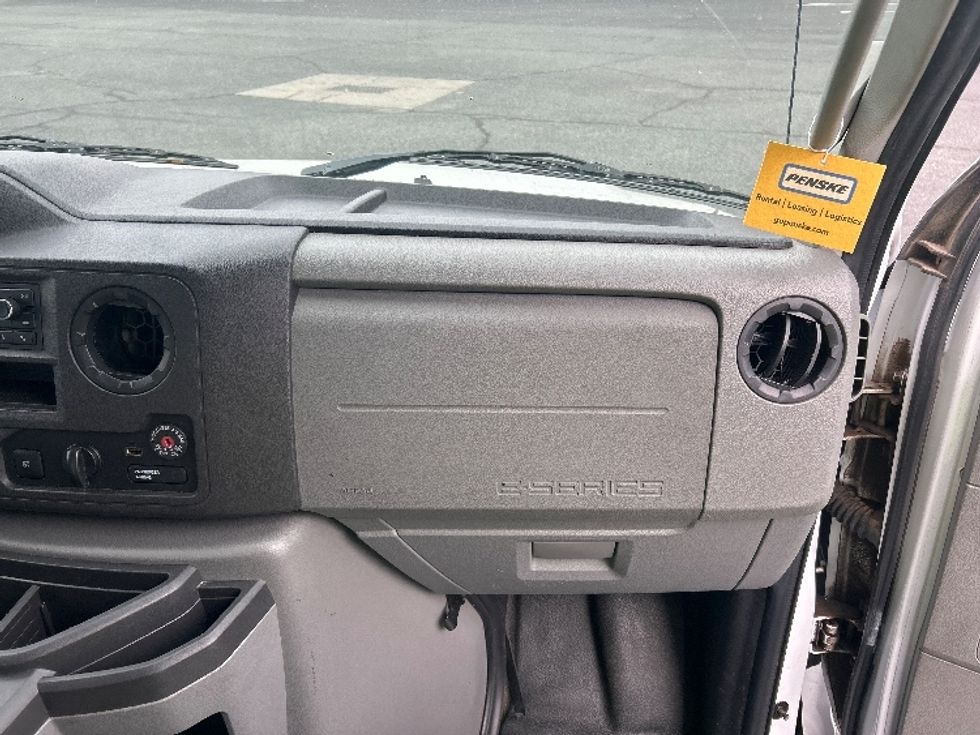 Light Duty Box Truck-Light and Medium Duty Trucks-Ford-2022-E350-Charlotte-NC-109,408\n\t\tmiles-$ 30,500 - Image 18