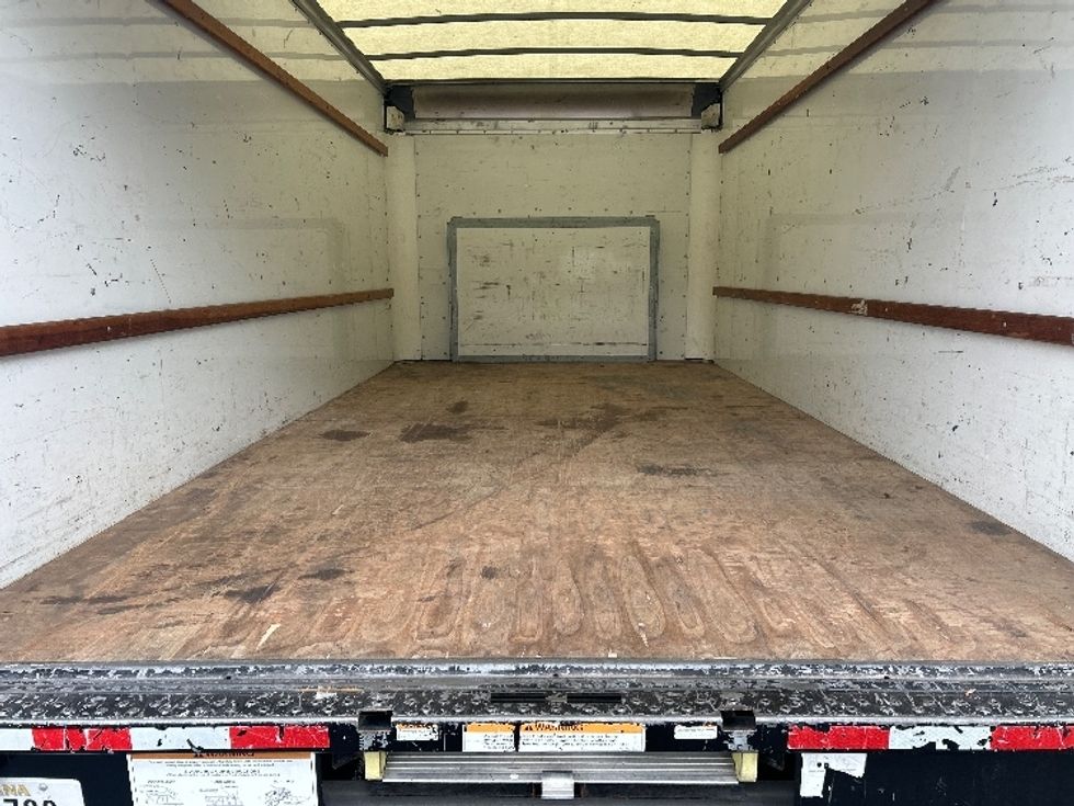 Light Duty Box Truck-Light and Medium Duty Trucks-Ford-2022-E350-Charlotte-NC-109,408\n\t\tmiles-$ 30,500 - Image 8