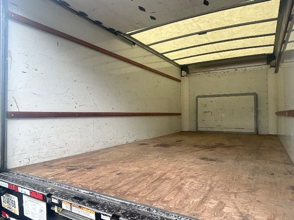 Light Duty Box Truck-Light and Medium Duty Trucks-Ford-2022-E350-Charlotte-NC-109,408\n\t\tmiles-$ 30,500 - Image 9