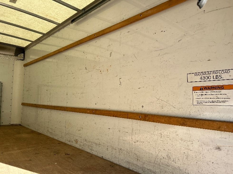 Light Duty Box Truck-Light and Medium Duty Trucks-Ford-2022-E350-Charlotte-NC-115,158\n\t\tmiles-$ 26,000 - Image 11