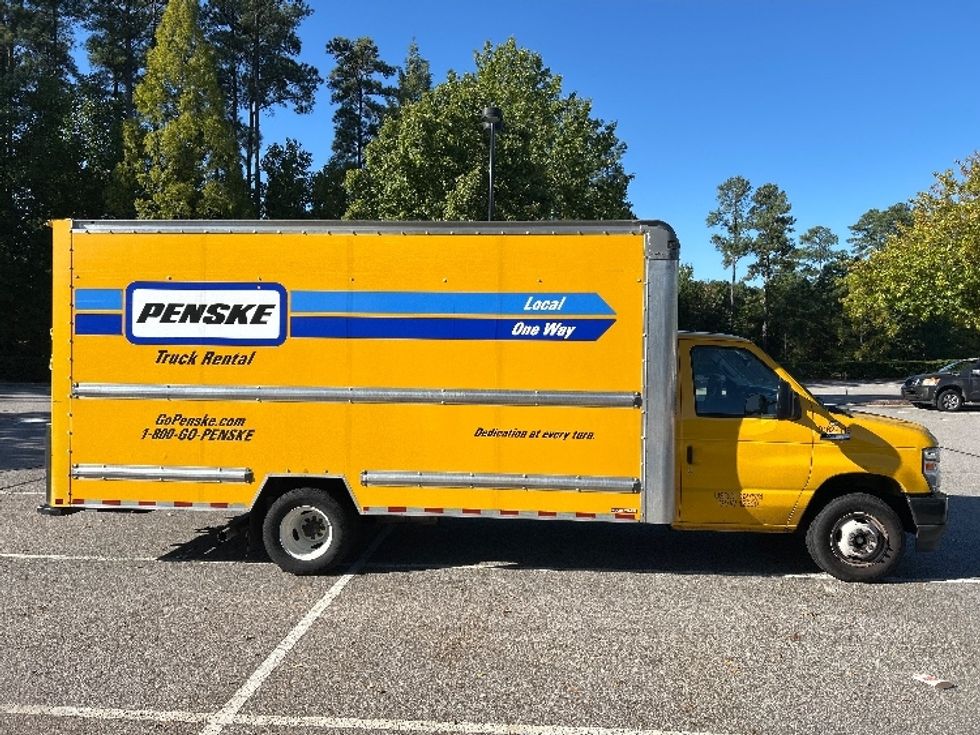 Light Duty Box Truck-Light and Medium Duty Trucks-Ford-2022-E350-Charlotte-NC-115,158\n\t\tmiles-$ 26,000 - Image 14