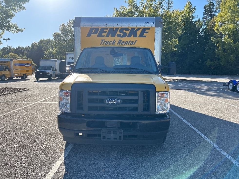 Light Duty Box Truck-Light and Medium Duty Trucks-Ford-2022-E350-Charlotte-NC-115,158\n\t\tmiles-$ 26,000 - Image 2