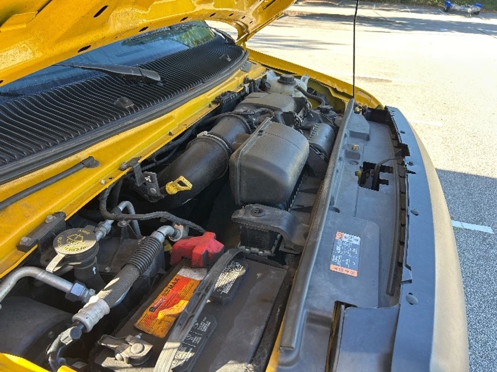 Light Duty Box Truck-Light and Medium Duty Trucks-Ford-2022-E350-Charlotte-NC-115,158\n\t\tmiles-$ 26,000 - Image 22