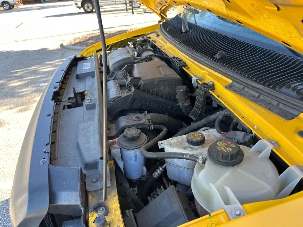 Light Duty Box Truck-Light and Medium Duty Trucks-Ford-2022-E350-Charlotte-NC-115,158\n\t\tmiles-$ 26,000 - Image 23