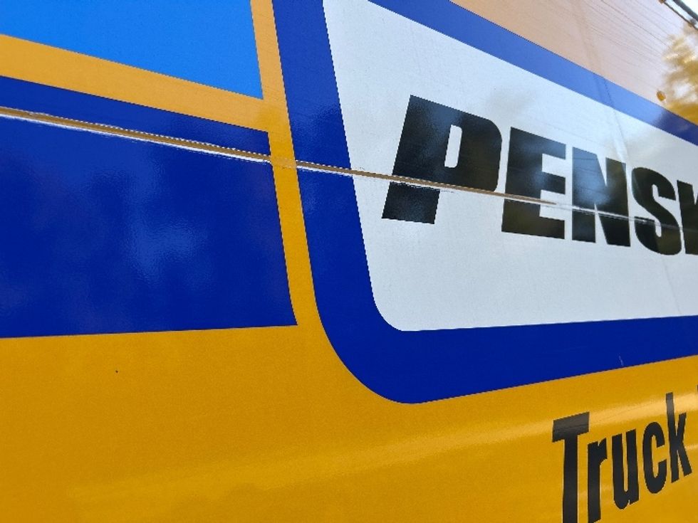 Light Duty Box Truck-Light and Medium Duty Trucks-Ford-2022-E350-Charlotte-NC-115,158\n\t\tmiles-$ 26,000 - Image 25