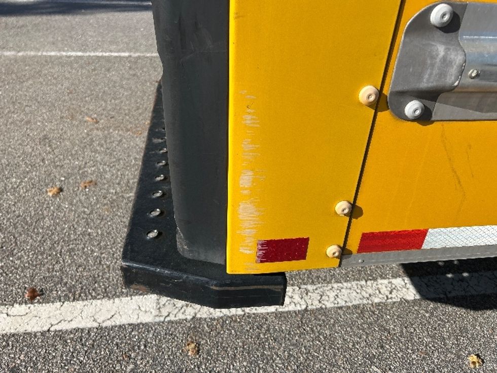 Light Duty Box Truck-Light and Medium Duty Trucks-Ford-2022-E350-Charlotte-NC-115,158\n\t\tmiles-$ 26,000 - Image 26