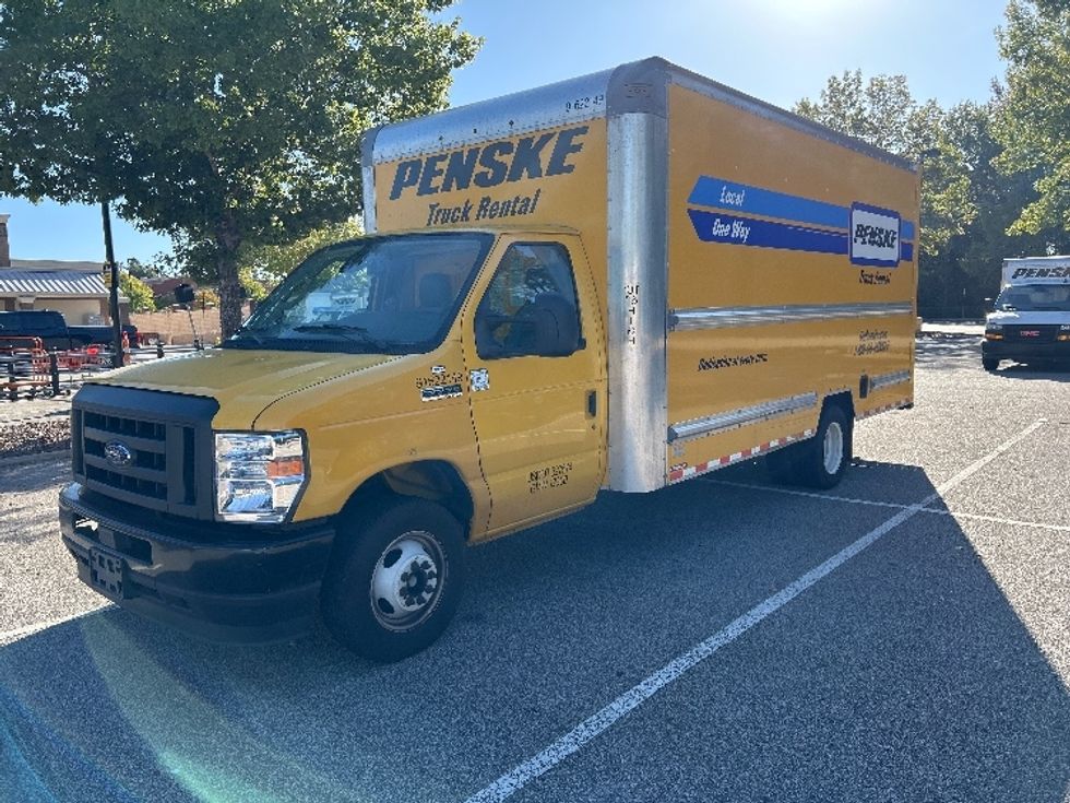 Light Duty Box Truck-Light and Medium Duty Trucks-Ford-2022-E350-Charlotte-NC-115,158\n\t\tmiles-$ 26,000 - Image 3