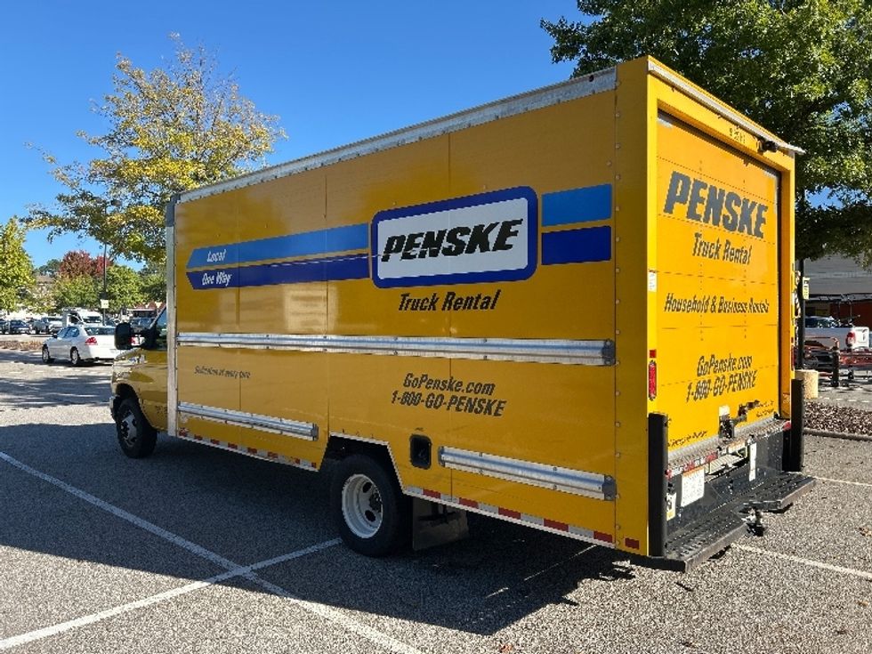 Light Duty Box Truck-Light and Medium Duty Trucks-Ford-2022-E350-Charlotte-NC-115,158\n\t\tmiles-$ 26,000 - Image 6