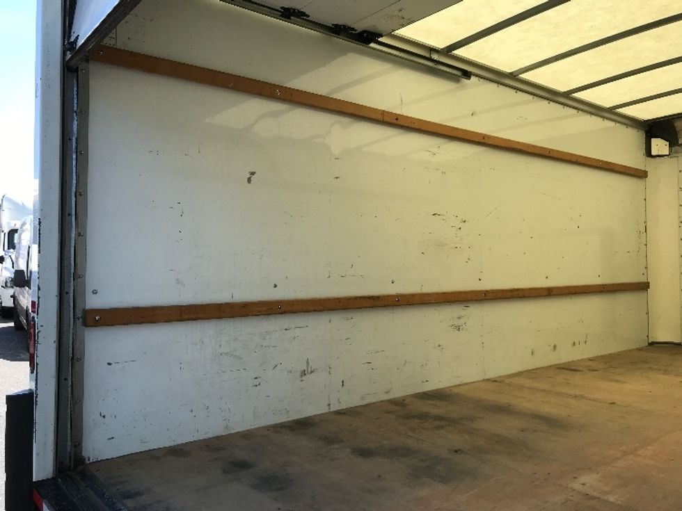 Light Duty Box Truck-Light and Medium Duty Trucks-Ford-2022-E350-Charlotte-NC-125,829\n\t\tmiles-$ 28,000 - Image 10