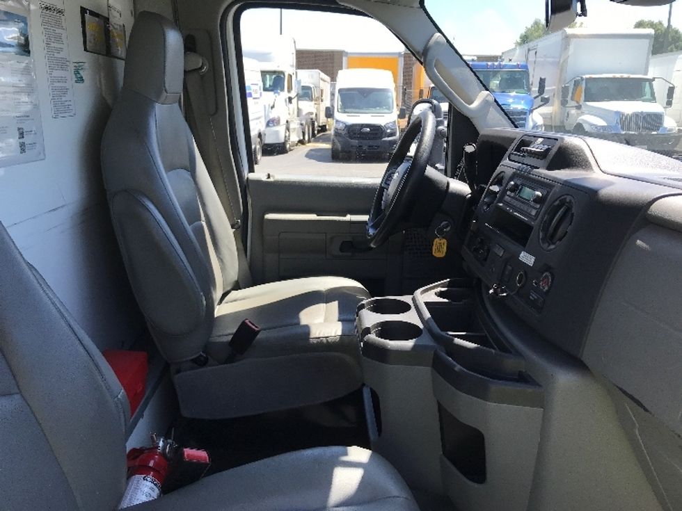 Light Duty Box Truck-Light and Medium Duty Trucks-Ford-2022-E350-Charlotte-NC-125,829\n\t\tmiles-$ 28,000 - Image 21