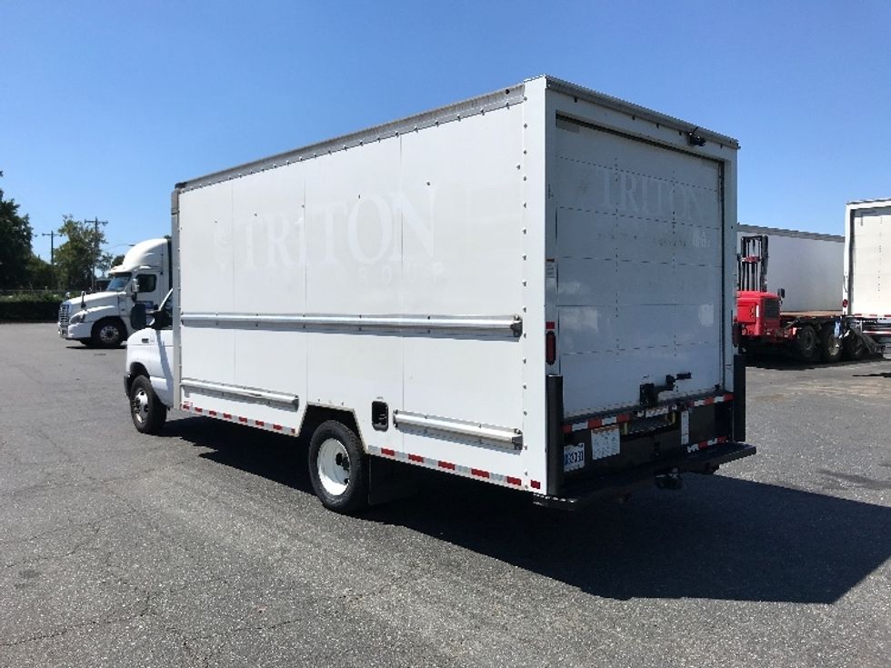 Light Duty Box Truck-Light and Medium Duty Trucks-Ford-2022-E350-Charlotte-NC-125,829\n\t\tmiles-$ 28,000 - Image 6