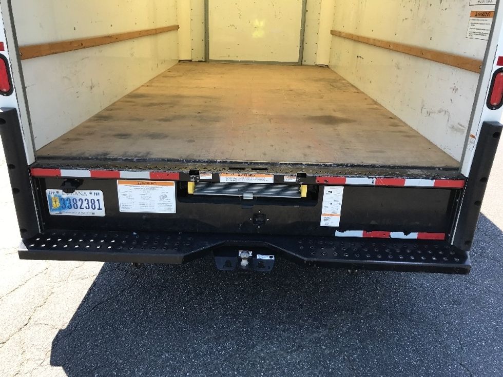 Light Duty Box Truck-Light and Medium Duty Trucks-Ford-2022-E350-Charlotte-NC-125,829\n\t\tmiles-$ 28,000 - Image 9