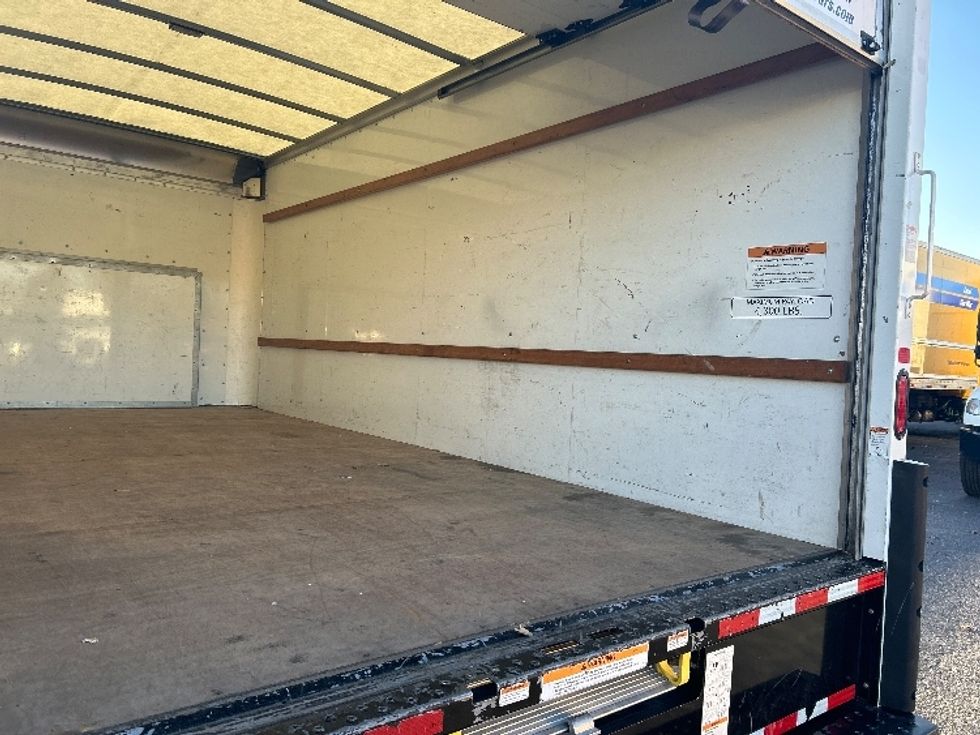 Light Duty Box Truck-Light and Medium Duty Trucks-Ford-2022-E350-Charlotte-NC-60,274\n\t\tmiles-$ 43,750 - Image 12