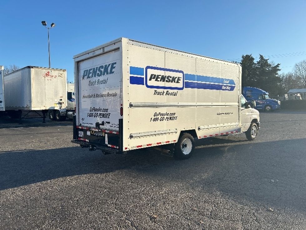 Light Duty Box Truck-Light and Medium Duty Trucks-Ford-2022-E350-Charlotte-NC-60,274\n\t\tmiles-$ 43,750 - Image 13