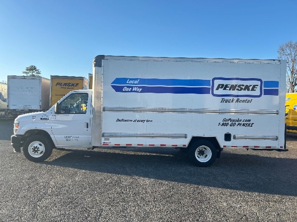Light Duty Box Truck-Light and Medium Duty Trucks-Ford-2022-E350-Charlotte-NC-60,274\n\t\tmiles-$ 43,750 - Image 4