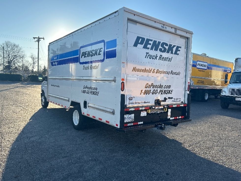 Light Duty Box Truck-Light and Medium Duty Trucks-Ford-2022-E350-Charlotte-NC-60,274\n\t\tmiles-$ 43,750 - Image 6