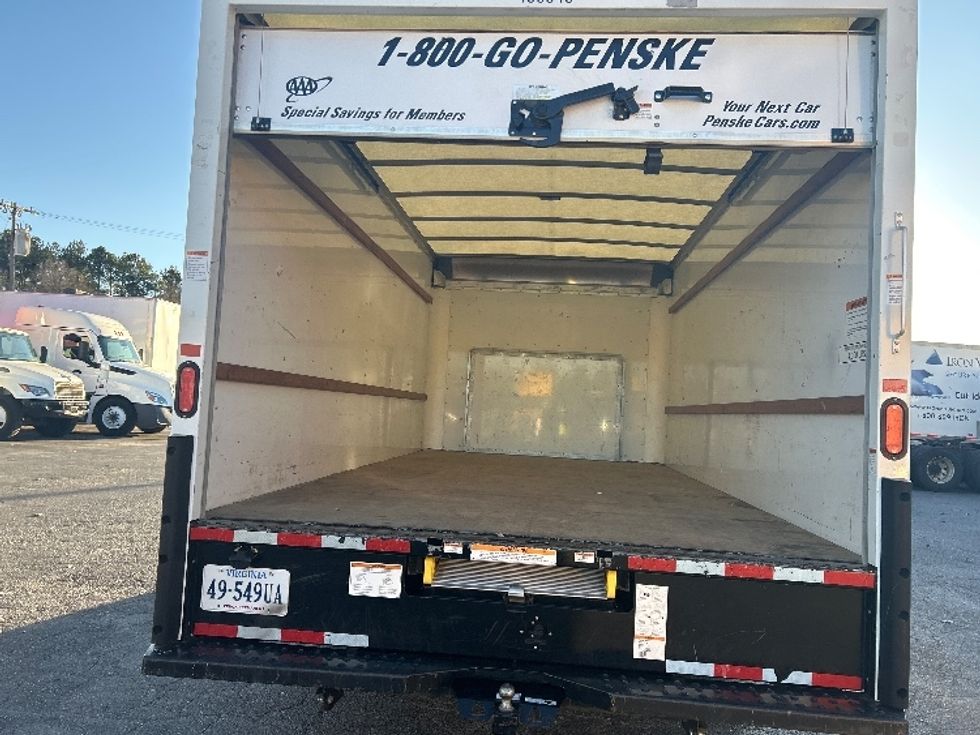 Light Duty Box Truck-Light and Medium Duty Trucks-Ford-2022-E350-Charlotte-NC-60,274\n\t\tmiles-$ 43,750 - Image 8