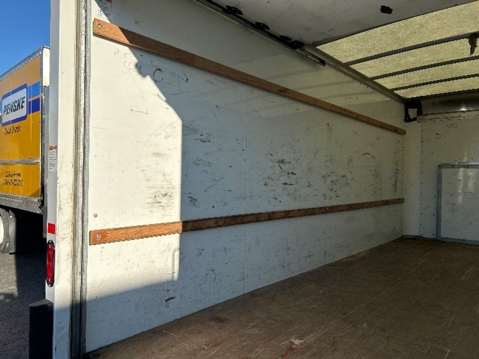 Light Duty Box Truck-Light and Medium Duty Trucks-Ford-2022-E350-Charlotte-NC-81,005\n\t\tmiles-$ 41,250 - Image 10
