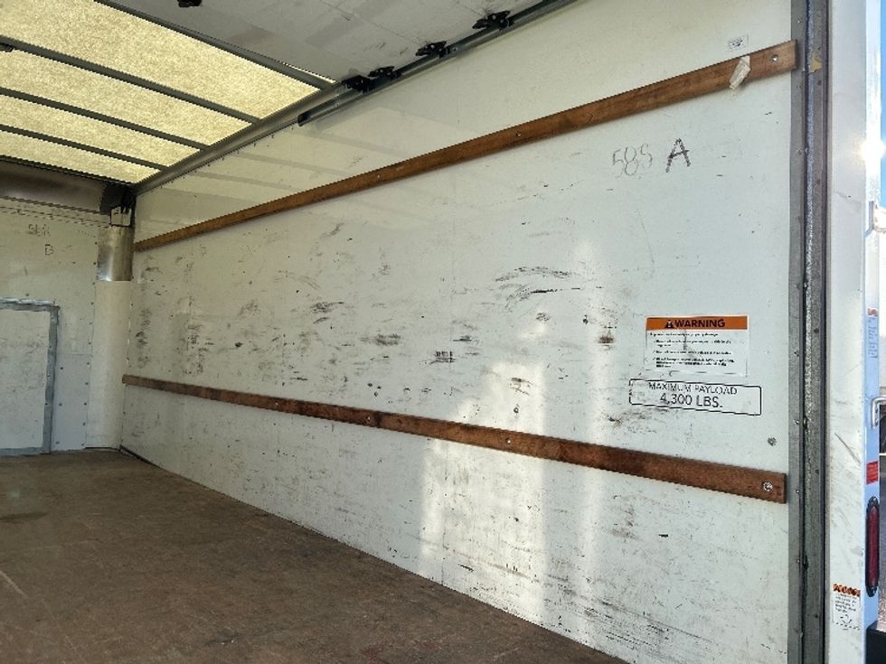 Light Duty Box Truck-Light and Medium Duty Trucks-Ford-2022-E350-Charlotte-NC-81,005\n\t\tmiles-$ 41,250 - Image 11