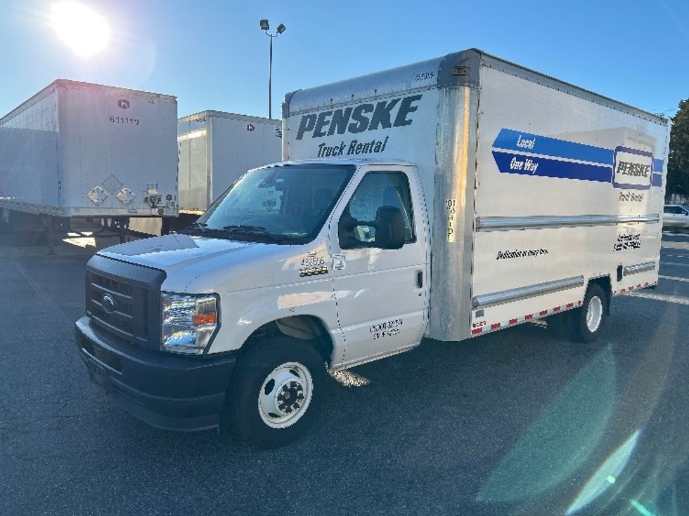 Light Duty Box Truck-Light and Medium Duty Trucks-Ford-2022-E350-Charlotte-NC-81,005\n\t\tmiles-$ 41,250 - Image 3