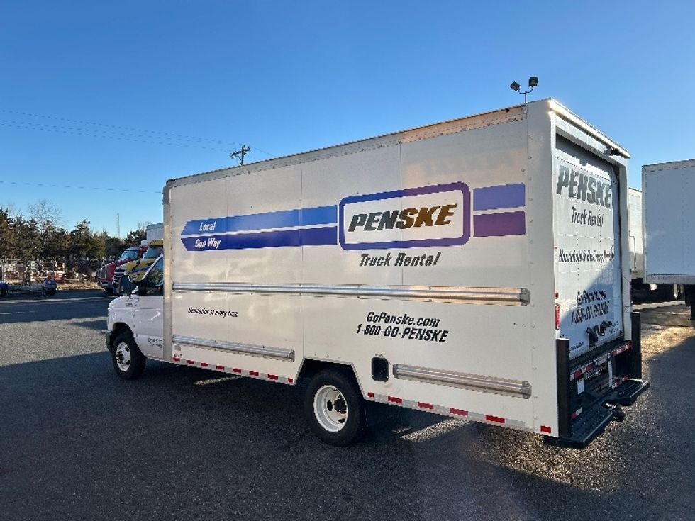 Light Duty Box Truck-Light and Medium Duty Trucks-Ford-2022-E350-Charlotte-NC-81,005\n\t\tmiles-$ 41,250 - Image 6