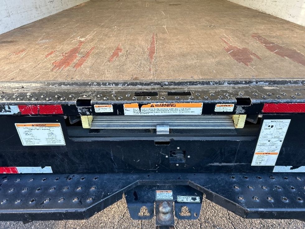Light Duty Box Truck-Light and Medium Duty Trucks-Ford-2022-E350-Charlotte-NC-81,005\n\t\tmiles-$ 41,250 - Image 9