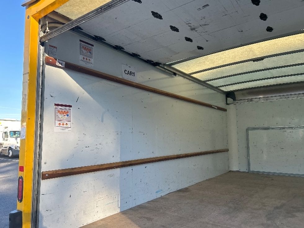Light Duty Box Truck-Light and Medium Duty Trucks-Ford-2022-E350-Charlotte-NC-91,976\n\t\tmiles-$ 31,750 - Image 11