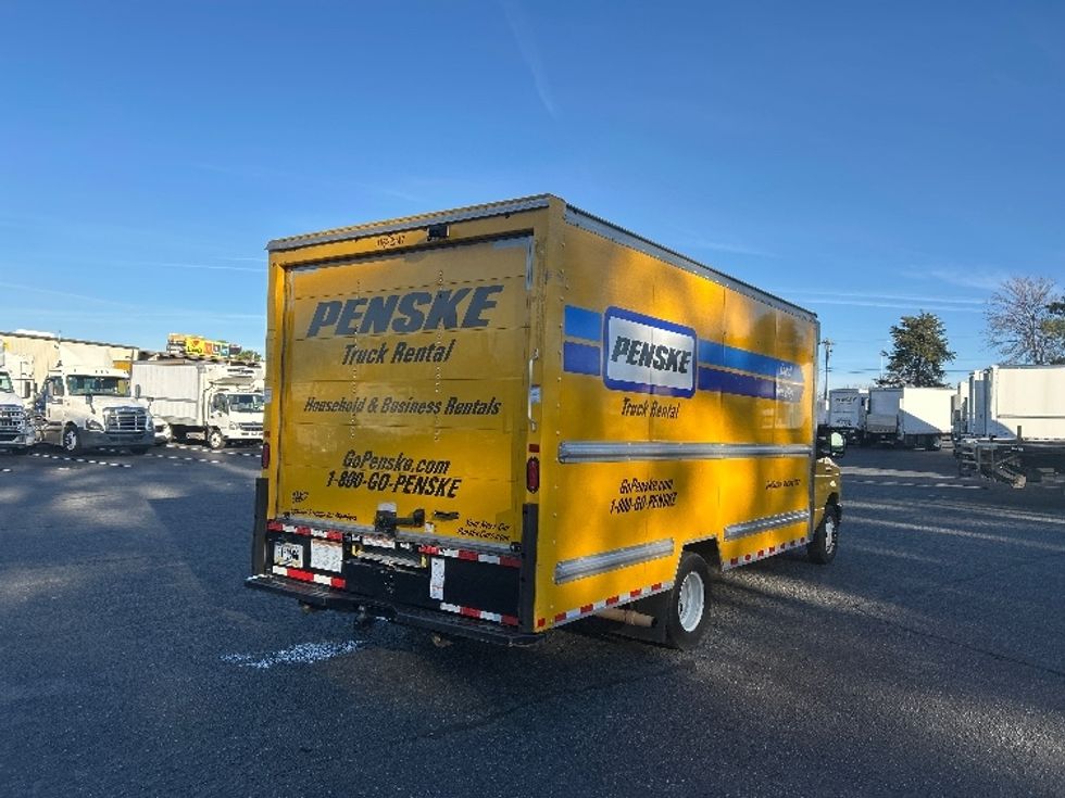 Light Duty Box Truck-Light and Medium Duty Trucks-Ford-2022-E350-Charlotte-NC-91,976\n\t\tmiles-$ 31,750 - Image 13