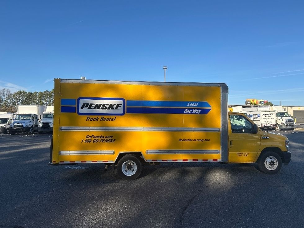 Light Duty Box Truck-Light and Medium Duty Trucks-Ford-2022-E350-Charlotte-NC-91,976\n\t\tmiles-$ 31,750 - Image 15