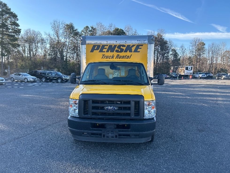 Light Duty Box Truck-Light and Medium Duty Trucks-Ford-2022-E350-Charlotte-NC-91,976\n\t\tmiles-$ 31,750 - Image 2