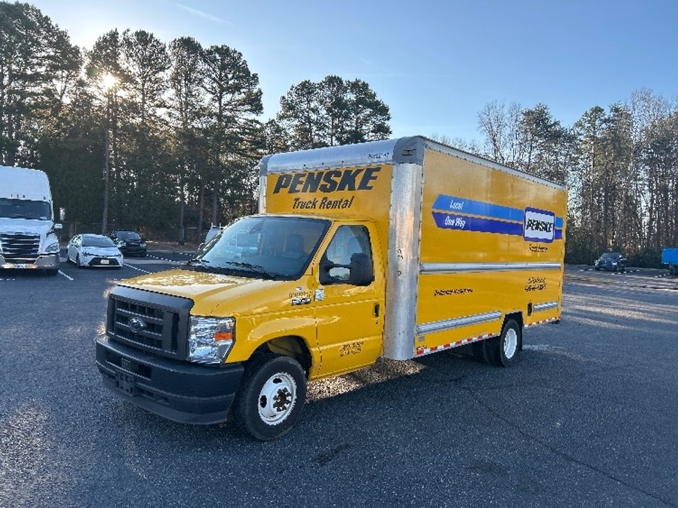 Light Duty Box Truck-Light and Medium Duty Trucks-Ford-2022-E350-Charlotte-NC-91,976\n\t\tmiles-$ 31,750 - Image 3