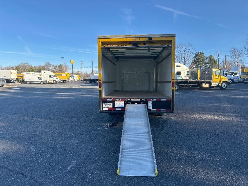 Light Duty Box Truck-Light and Medium Duty Trucks-Ford-2022-E350-Charlotte-NC-91,976\n\t\tmiles-$ 31,750 - Image 9