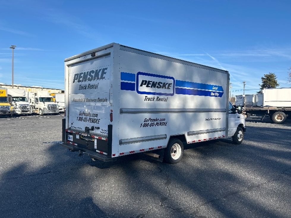 Light Duty Box Truck-Light and Medium Duty Trucks-Ford-2022-E350-Charlotte-NC-92,752\n\t\tmiles-$ 36,250 - Image 13