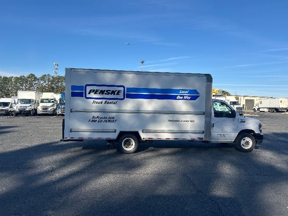 Light Duty Box Truck-Light and Medium Duty Trucks-Ford-2022-E350-Charlotte-NC-92,752\n\t\tmiles-$ 36,250 - Image 15