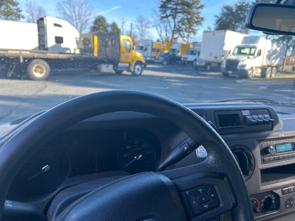 Light Duty Box Truck-Light and Medium Duty Trucks-Ford-2022-E350-Charlotte-NC-92,752\n\t\tmiles-$ 36,250 - Image 18