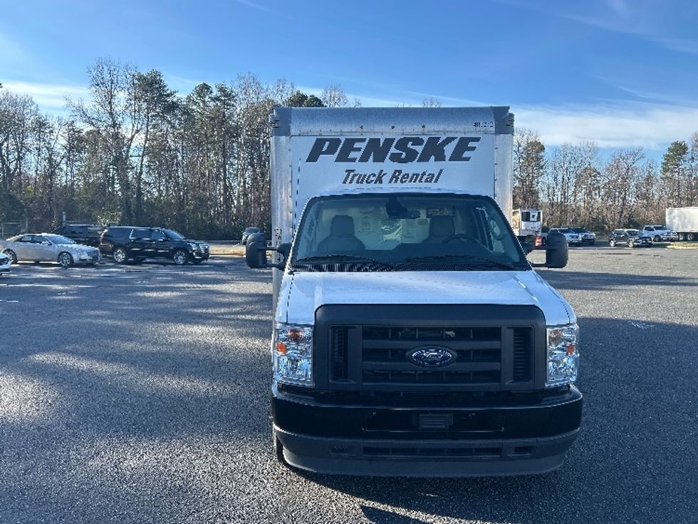 Light Duty Box Truck-Light and Medium Duty Trucks-Ford-2022-E350-Charlotte-NC-92,752\n\t\tmiles-$ 36,250 - Image 2