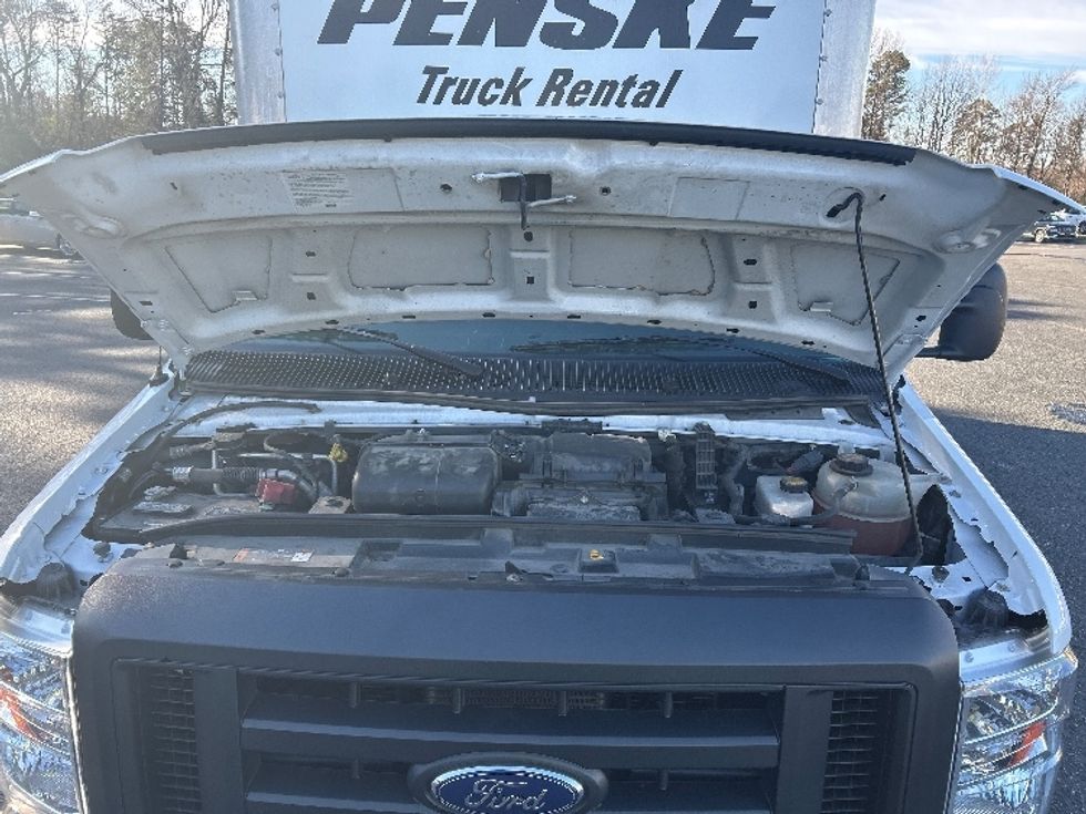 Light Duty Box Truck-Light and Medium Duty Trucks-Ford-2022-E350-Charlotte-NC-92,752\n\t\tmiles-$ 36,250 - Image 25