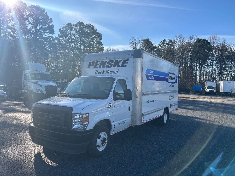 Light Duty Box Truck-Light and Medium Duty Trucks-Ford-2022-E350-Charlotte-NC-92,752\n\t\tmiles-$ 36,250 - Image 3