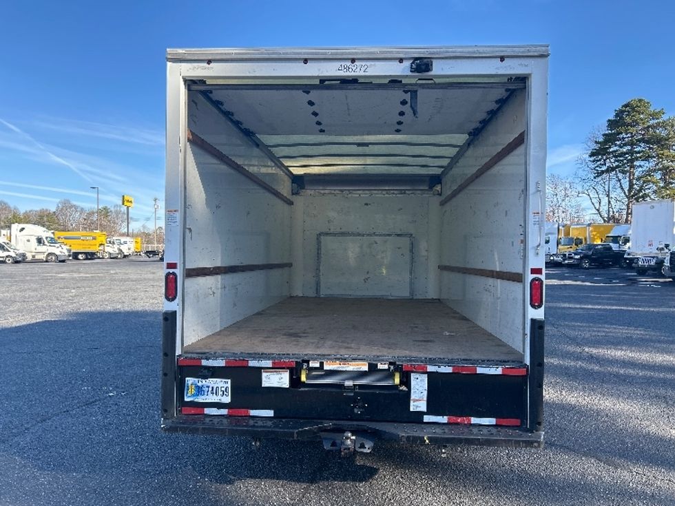 Light Duty Box Truck-Light and Medium Duty Trucks-Ford-2022-E350-Charlotte-NC-92,752\n\t\tmiles-$ 36,250 - Image 8