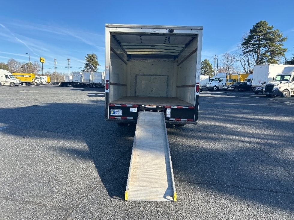 Light Duty Box Truck-Light and Medium Duty Trucks-Ford-2022-E350-Charlotte-NC-92,752\n\t\tmiles-$ 36,250 - Image 9